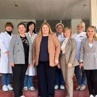 заступниця міністра соціальної політики України Уляна Токарєва, директорка Департаменту соціальної та молодіжної політики ОВА Світлана Ярмоленко та учасники зустрічі