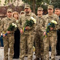 Покладання квітів