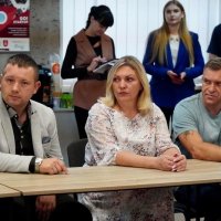 3 зала з людьми