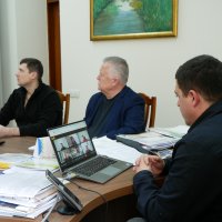Заступник Начальника ОВА з питань цифрового розвитку, цифрових трансформацій і цифровізації (CDTO) Андрій Кавунець, директор департаменту гуманітарної політики обласної військової адміністрації Володимир Буняк та начальник відділу дошкільної, шкільної, позашкільної та інклюзивної освіти Департаменту Анатолій Калєтнік