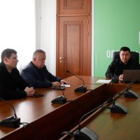 заступник начальника ОВА (CDTO) Андрій Кавунець та директор Департаменту гуманітарної політики ОВА Володимир Буняк разом із представником Департаменту