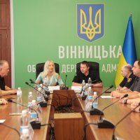 Перша заступниця начальника ОВА Наталя Заболотна та учасники зустрічі