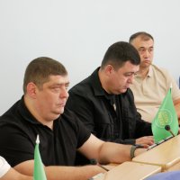 Заступник начальника ОВА Андрій Кавунець та учасники сесії
