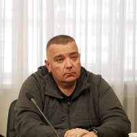 Учасник засідання в конференц-залі ОВА