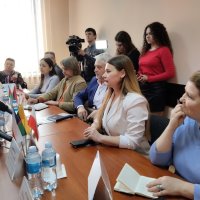  Фото учасників наради