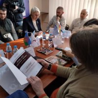  Фото учасників наради