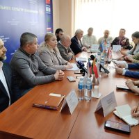  Фото учасників наради