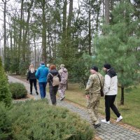 ветерани та учасники промотуру на території готельно-ресторанного комплексу "Гостевія"