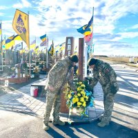 Покладання квітів до місць поховань полеглих Героїв на Алеї Слави 