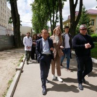 Заступник начальника ОВА Олександр Піщик та учасники зустрічі